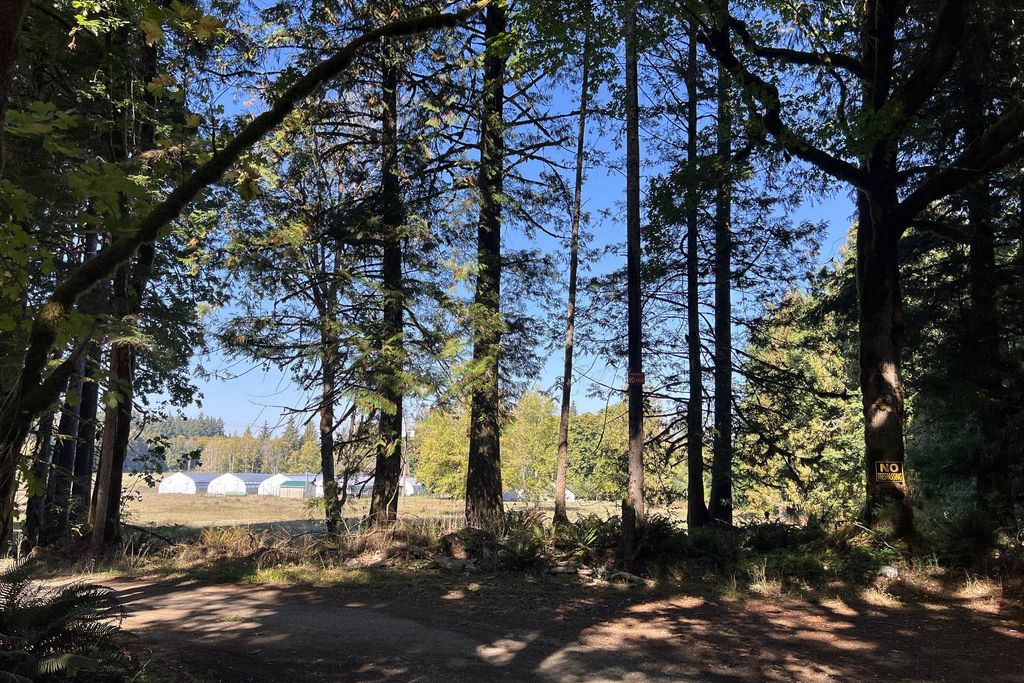 Propriété de Campagne de prestige de 2 chambres en vente Fanny Bay