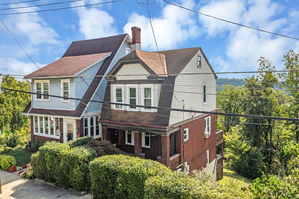 3 bedroom luxury Detached House for sale in Pittsburgh, Pennsylvania