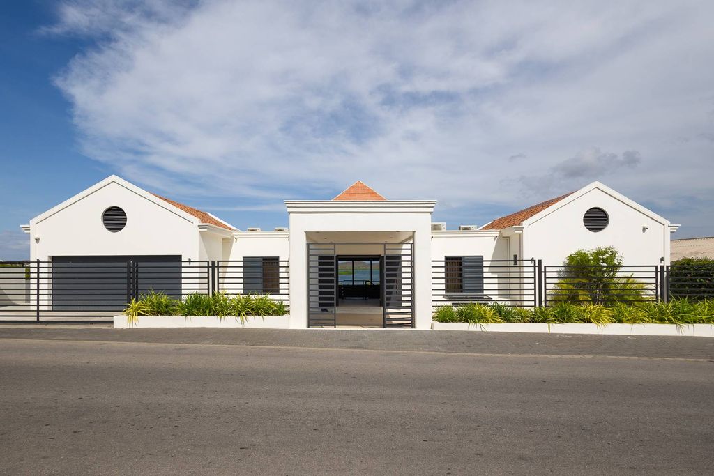 Vrijstaand huis te koop in Willemstad, Westpunt - 130709039