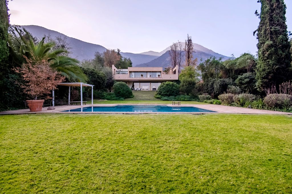 Luxury 5 bedroom Detached House for sale in Vitacura, Chile 129043810