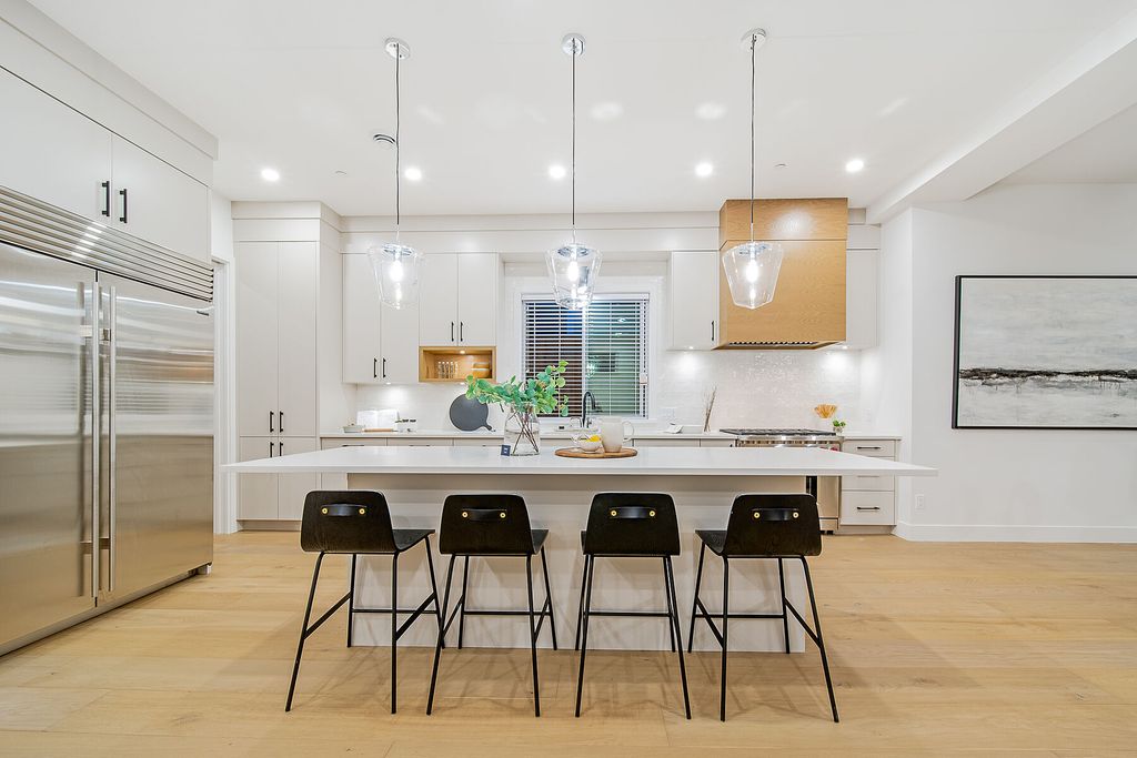 6 bedroom luxury Detached House for sale in West Vancouver, British Columbia - 132905204 - LuxuryEstate.com