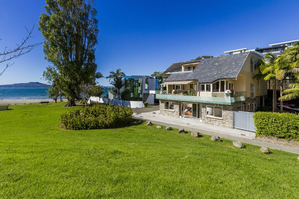 Особняк в продажа Castor Bay, Новая Зеландия