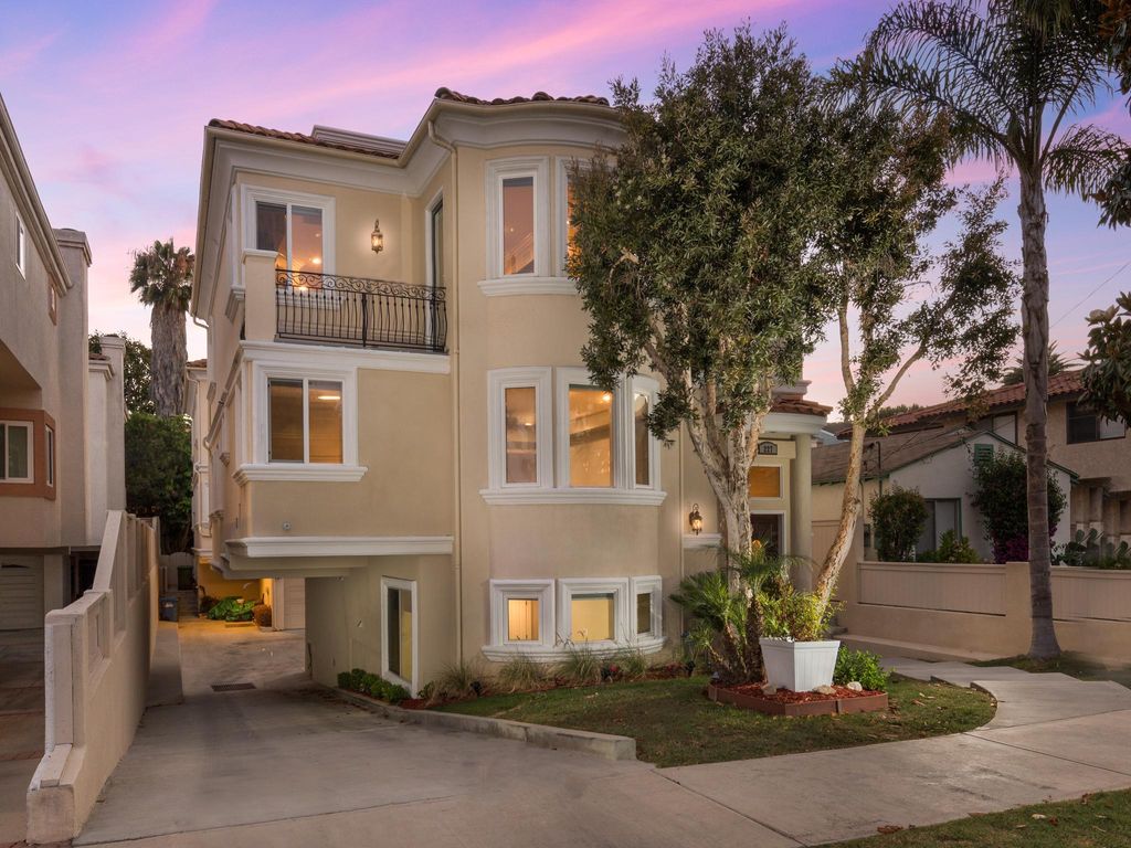 Luxury Townhouse for sale in Redondo Beach, United States 129375432
