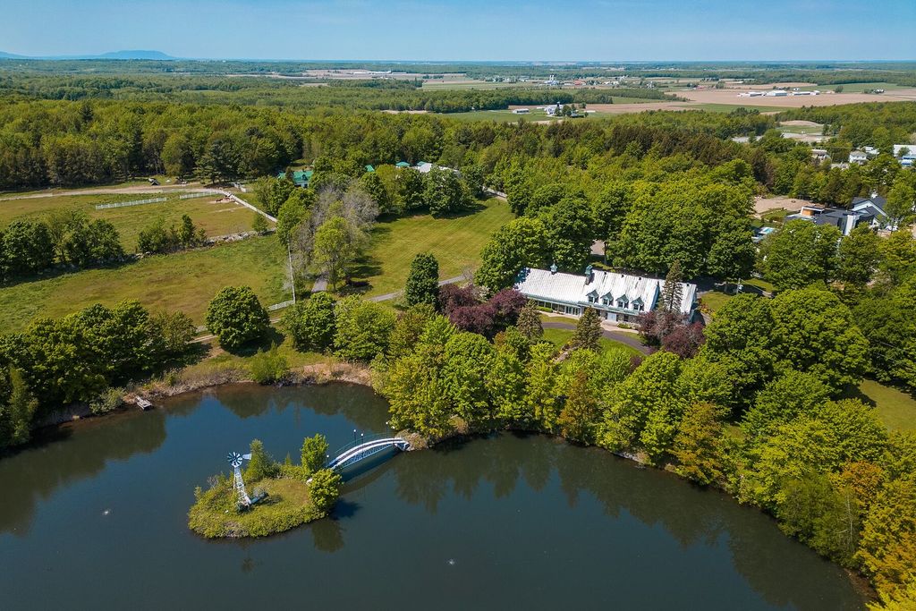 Luxury House for sale in Roxton Pond, Quebec 128704884