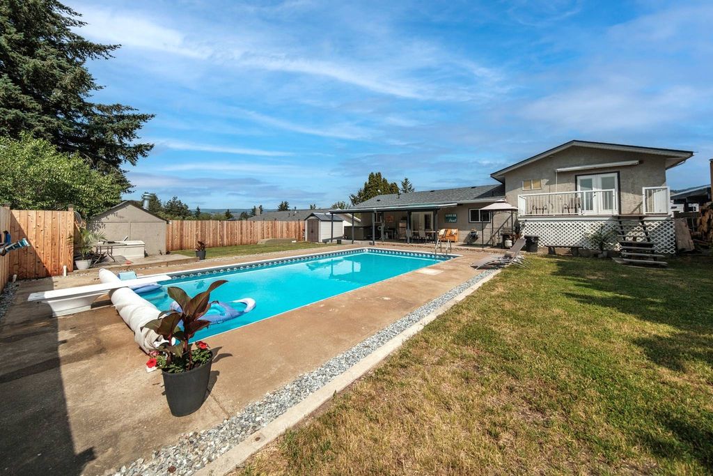 Luxury Detached House for sale in Vernon, British Columbia