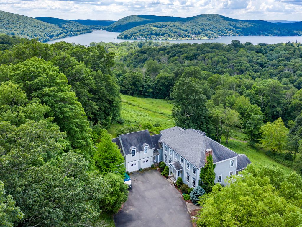 Luxury Detached House for sale in 293 Lake Road, Warren, Litchfield County, Connecticut