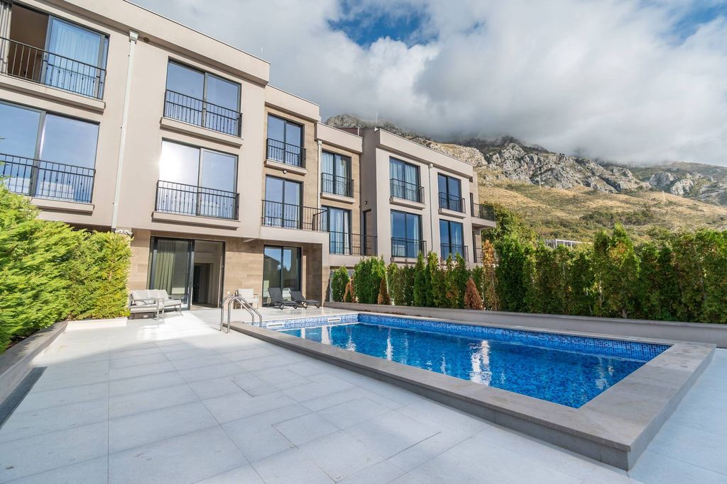 Престижный Особняк в продажа Будва, Budva