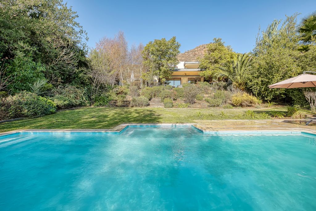 Luxury 5 bedroom Detached House for sale in Santiago, Chile 129090310