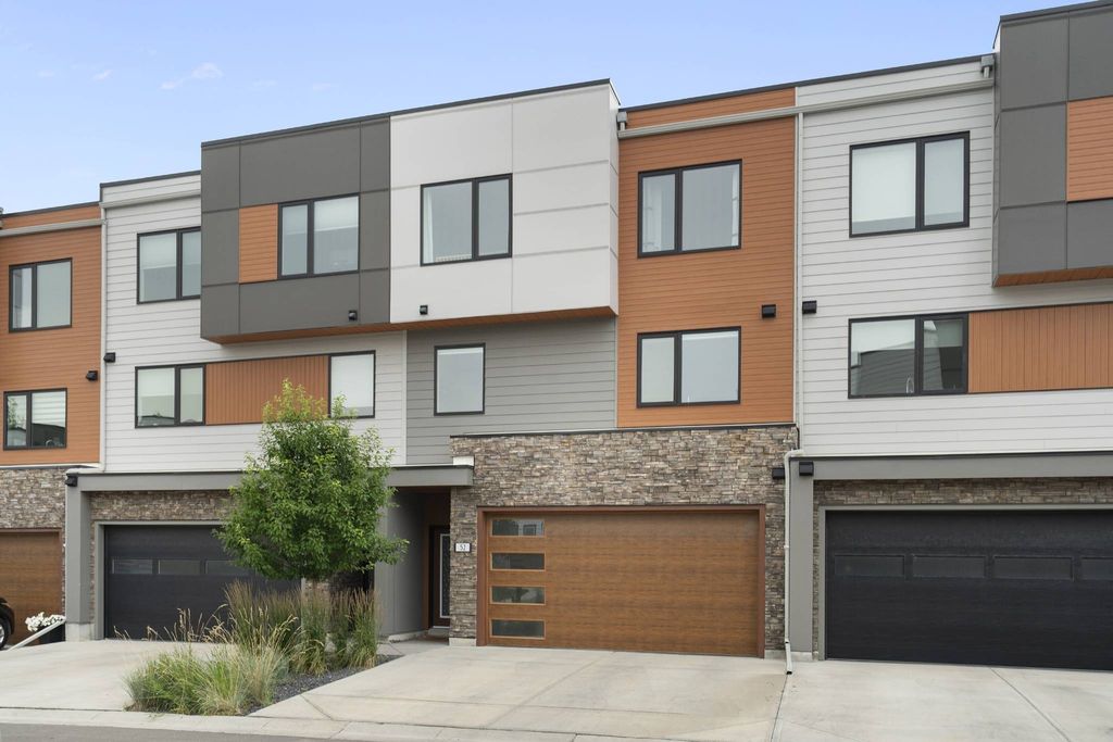 3 bedroom luxury Flat for sale in Calgary, Canada - 132863589 - LuxuryEstate.com