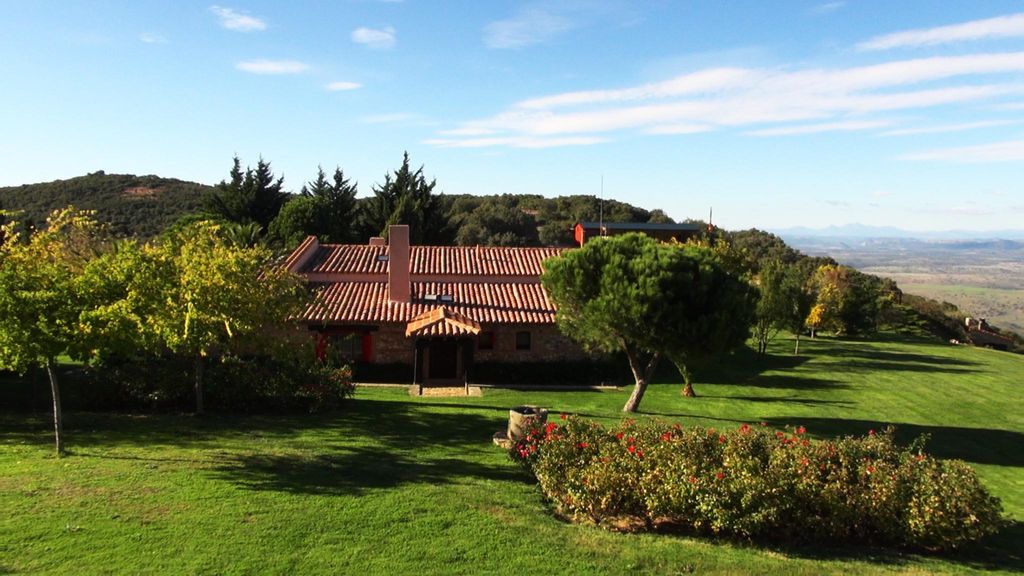 Casa de campo de alto standing de 649 m2 en venta Badajoz