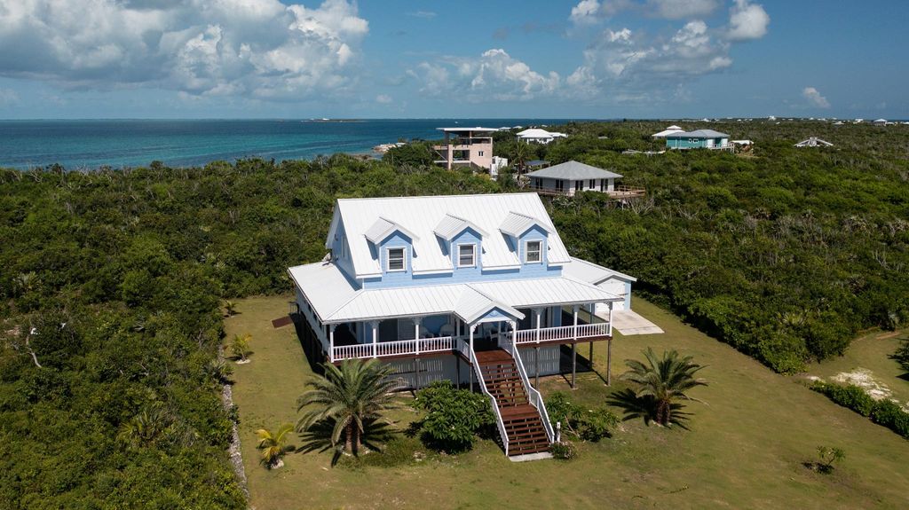Luxury 3 bedroom Detached House for sale in Scotland Cay, Bahamas