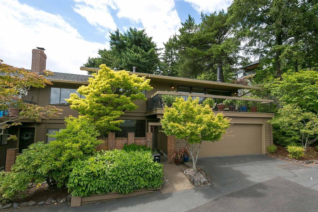 Luxury Apartment for sale in Lake Oswego, Oregon