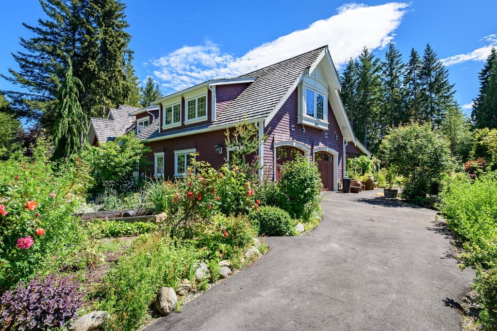 Luxury Detached House for sale in Fanny Bay, British Columbia ...