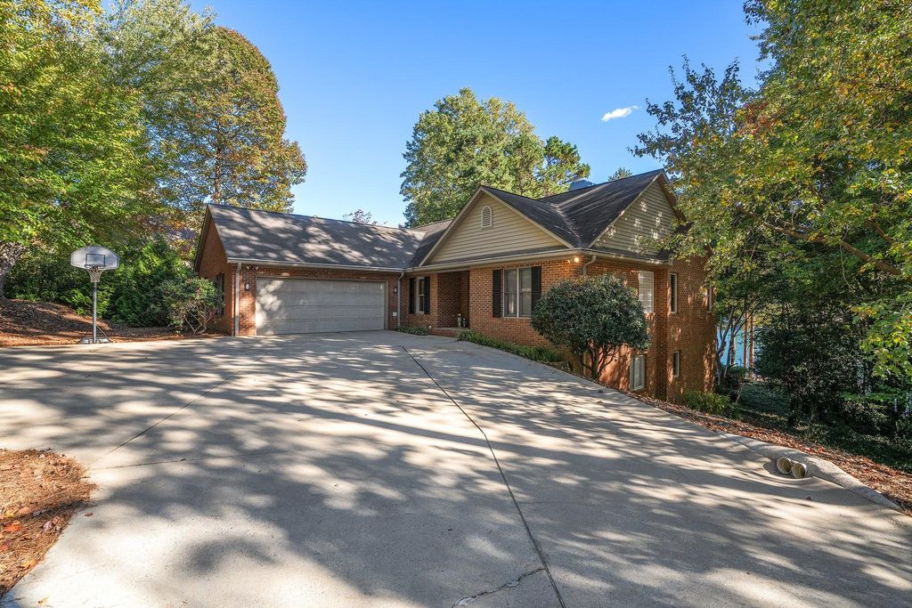 Luxury Detached House for sale in Seneca, South Carolina 129433476