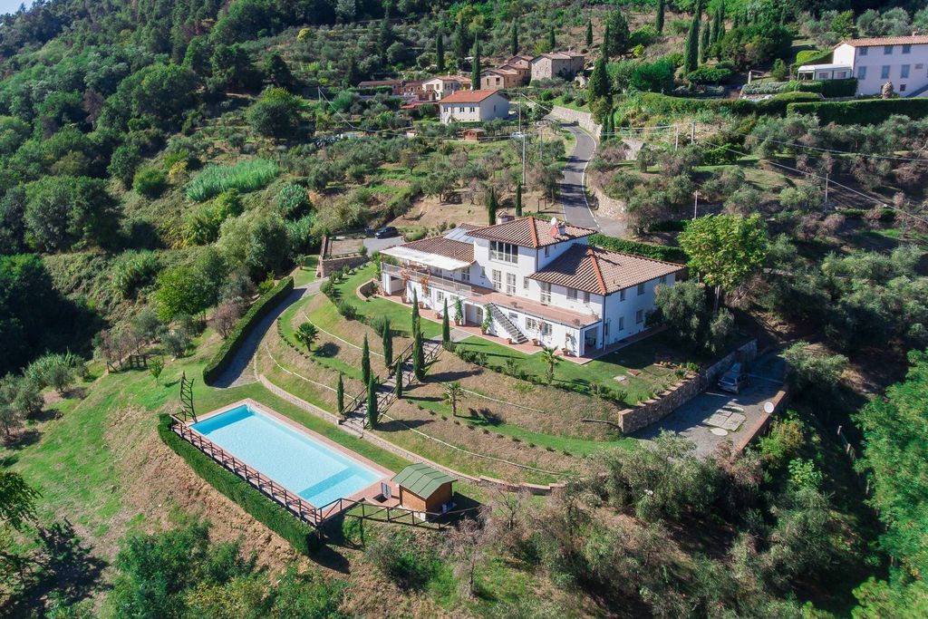 Prestigiosa villa di 680 mq in vendita, Lucca, Italia - 80706885 ...