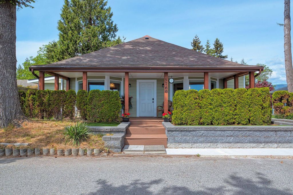 Престижный Особняк 108 м2 в продажа Sechelt, British Columbia