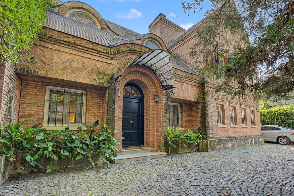 Коттедж в жилом комплексе в продажа San Isidro, Buenos Aires