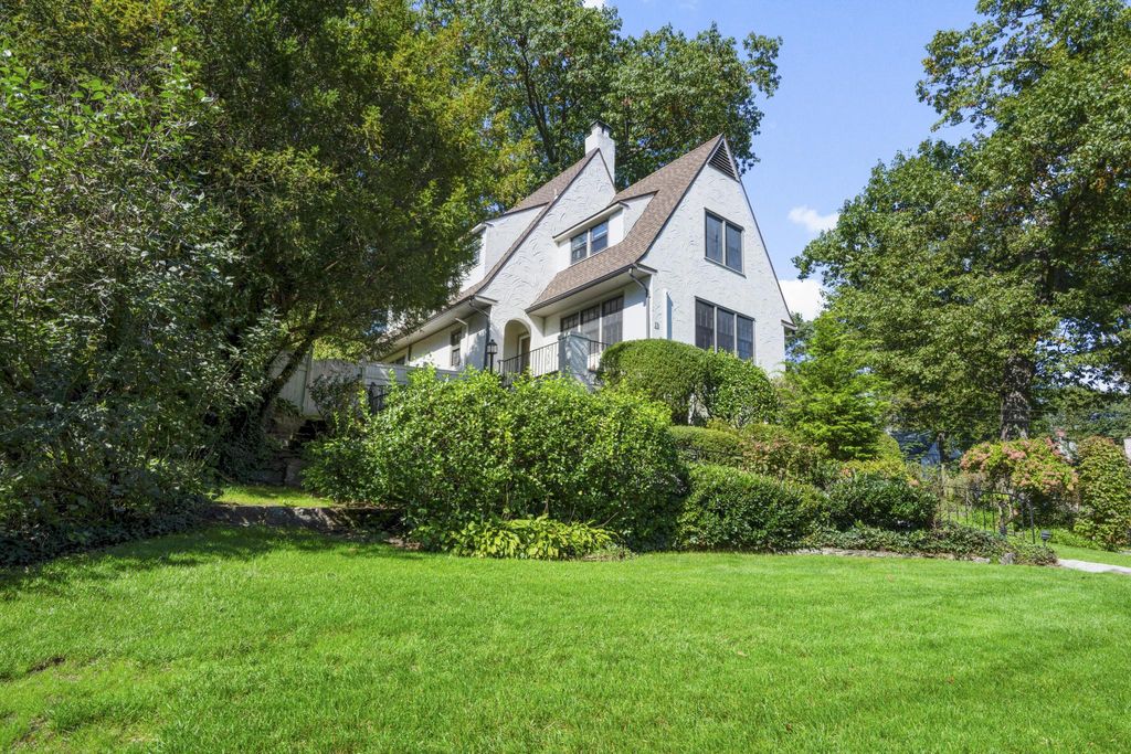 3 bedroom luxury Detached House for sale in Larchmont, New York