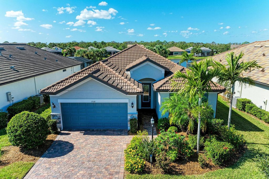 2 bedroom luxury House for sale in Lakewood Ranch, Florida