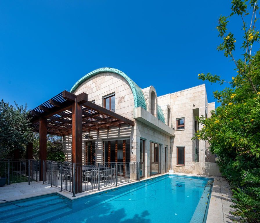 5 bedroom luxury Detached House for sale in Kfar Shmaryahu, Tel Aviv
