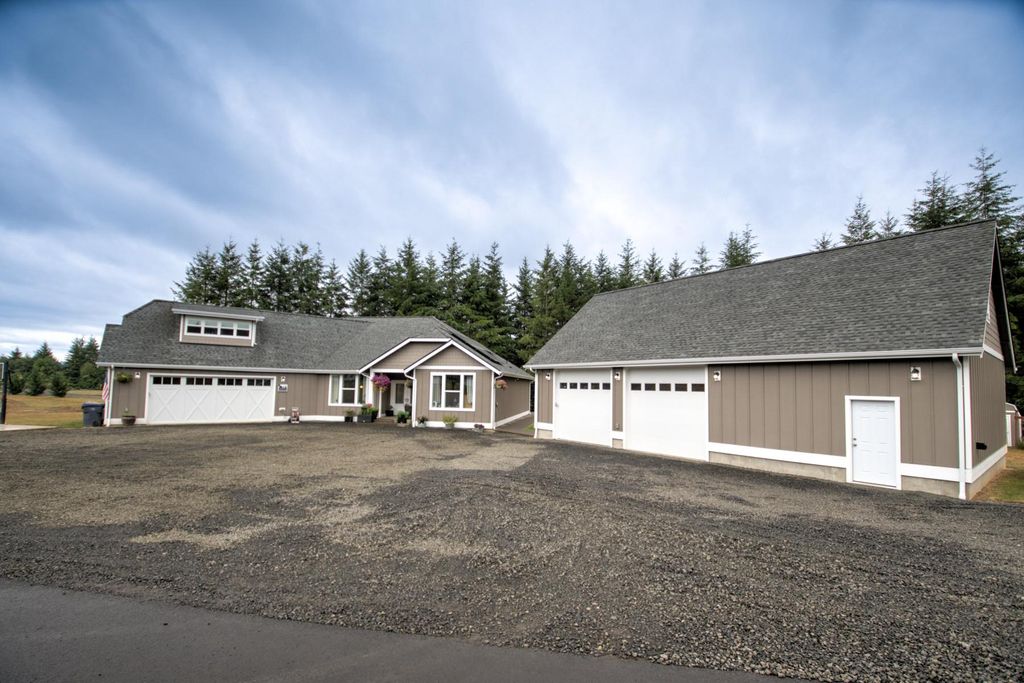 Luxury 3 bedroom Detached House for sale in Elma, United States