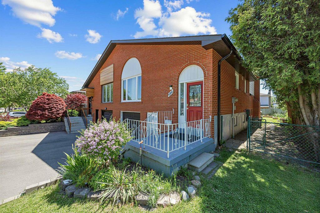 Satılık, Mississauga, Ontario, Özel Şehir evi