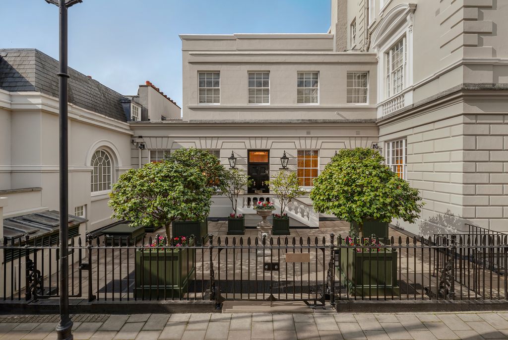 Luxury Duplex for sale in London, United Kingdom - 132228945 - LuxuryEstate.com