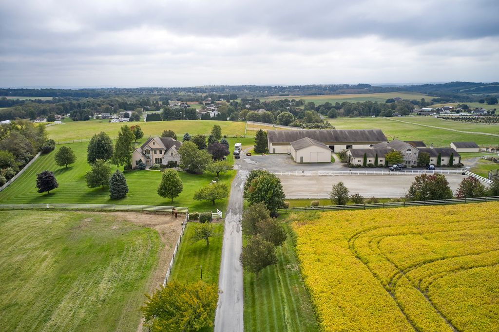 4 bedroom exclusive country house for sale in Slatington, Pennsylvania 129573617