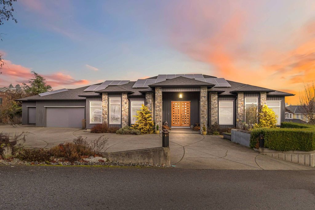 Luxury 5 bedroom Detached House for sale in Mill Bay, British Columbia - 132254400 - LuxuryEstate.com