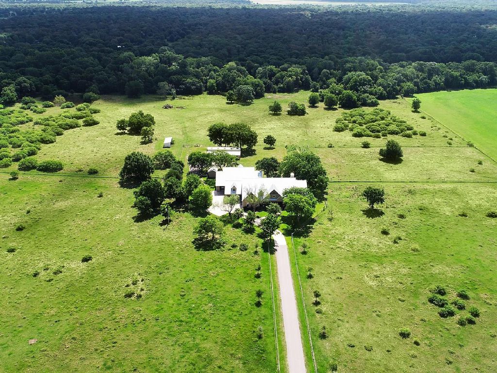 17 room exclusive country house for sale in 21356 Fm 1887 Road, Hempstead, Waller County, Texas