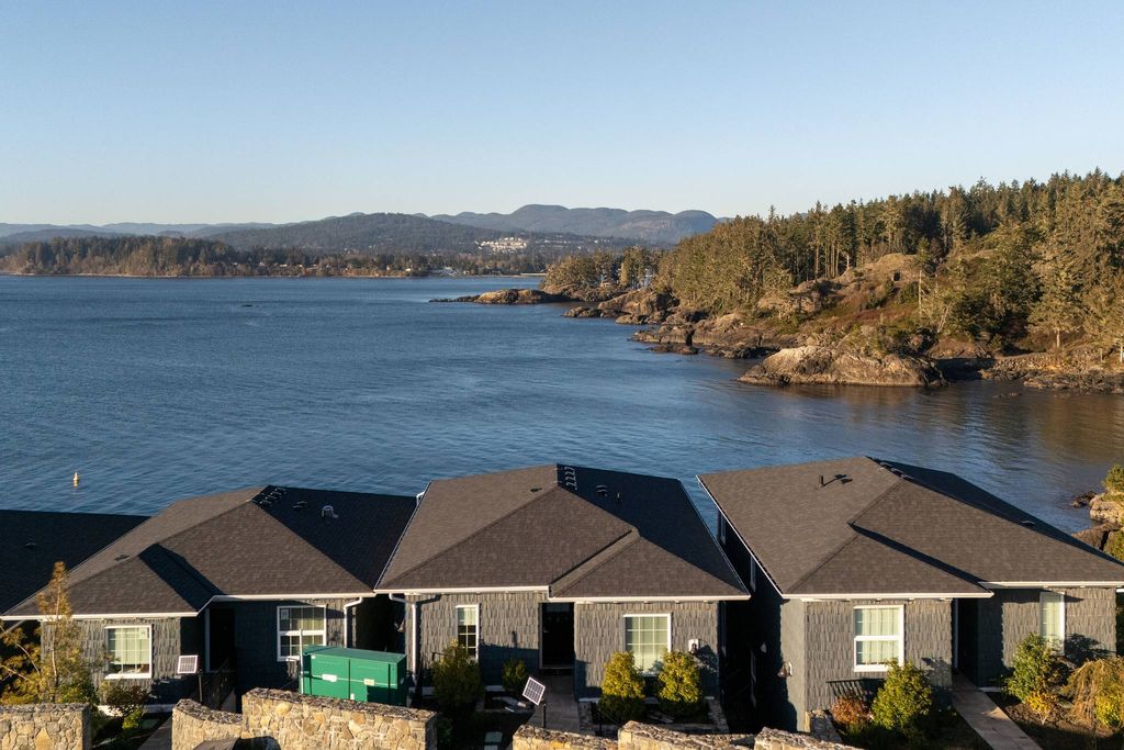 Элитная квартира 88 м2 в продажа Sooke, British Columbia