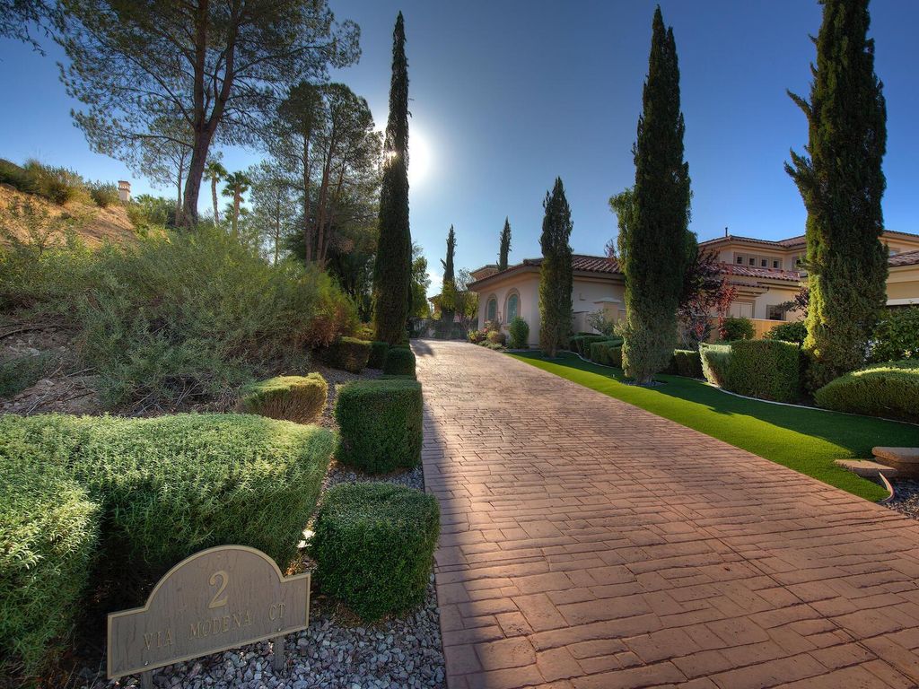 Luxus-Haus mit 9 Zimmern zu verkaufen in Henderson, USA - 112570405