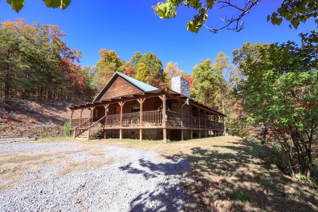Luxury 3 bedroom Detached House for sale in Lake Lure, North Carolina