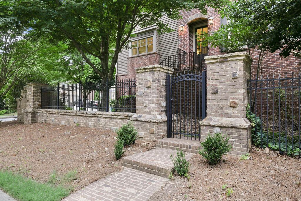 Luxury Detached House for sale in Brookhaven, 129023630