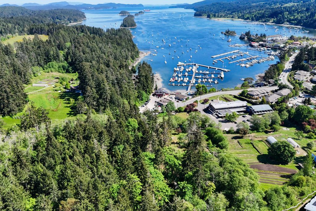 Земельный участок - Salt Spring Island, Канада