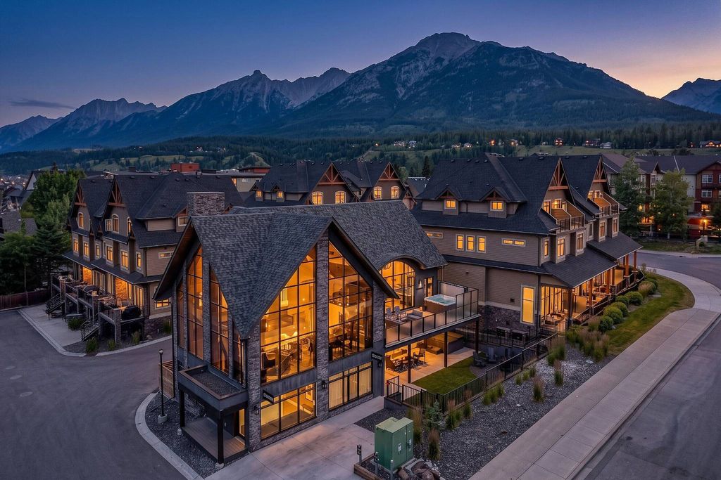 Luxury 8 bedroom Detached House for sale in Canmore, Alberta - 132918831 - LuxuryEstate.com