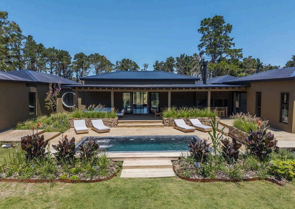 Престижный Особняк 350 м2 в продажа Punta del Este, Уругвай
