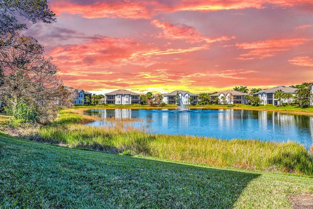 3 bedroom luxury Apartment for sale in Miromar Lakes, Florida