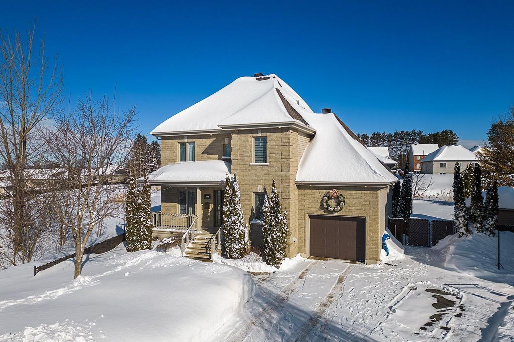 Maison de 3 chambres de luxe en vente L'Assomption, Canada 128435286