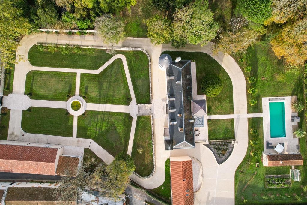 12 room luxury Detached House for sale in Rochefort, France 128452917