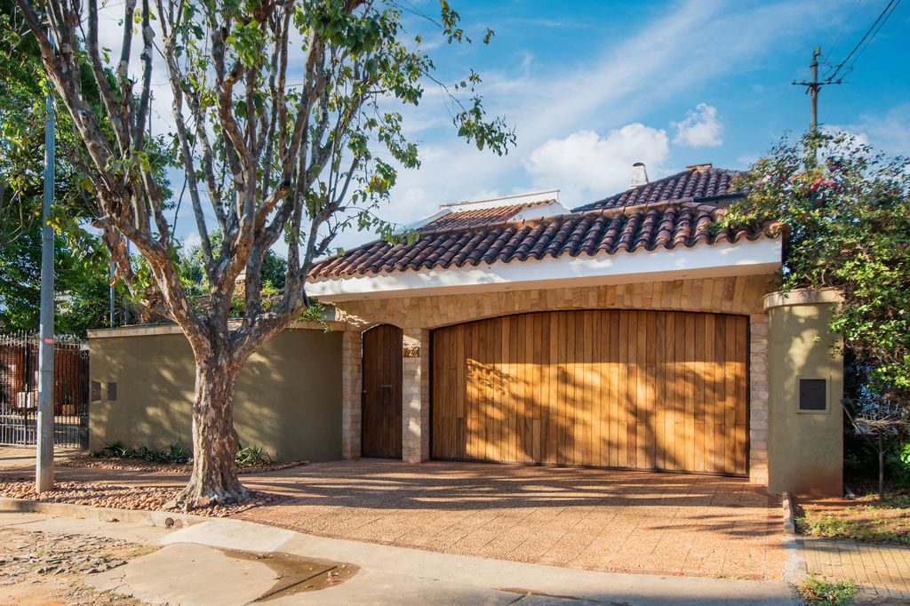 Luxury Detached House for sale in Asunción, Paraguay 128072024