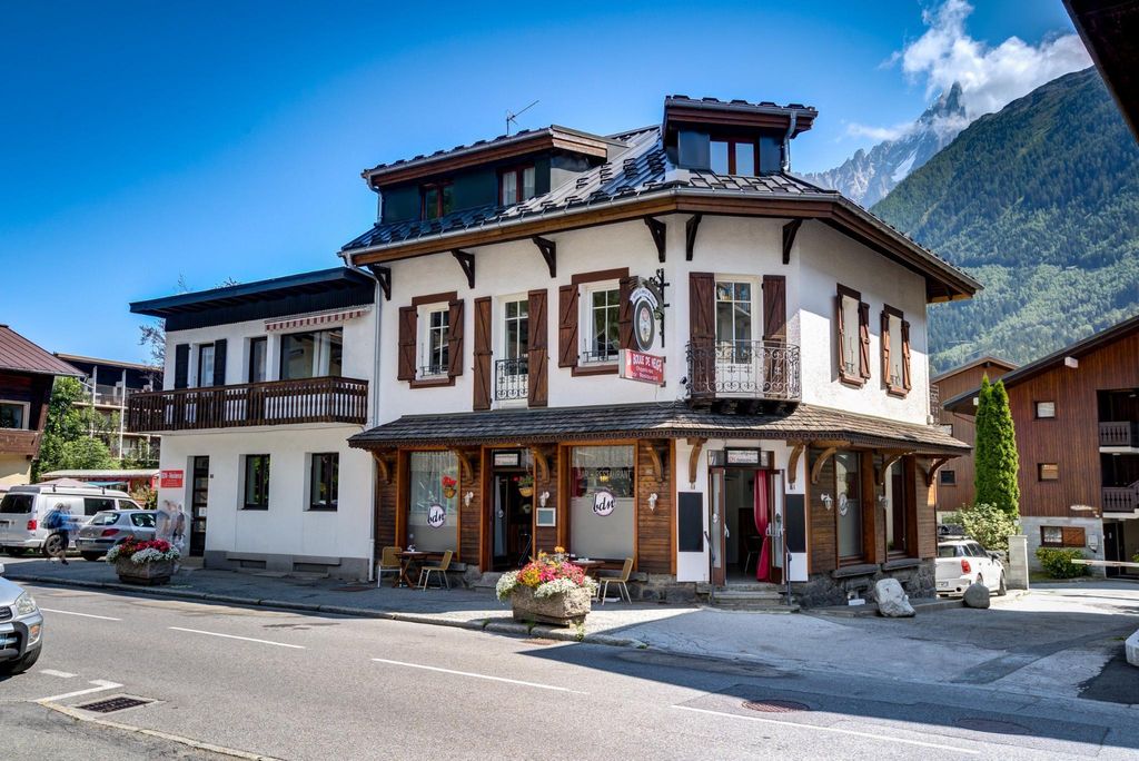 17 room luxury Detached House for sale in Chamonix, RhôneAlpes 112992525