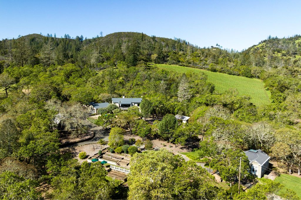 18 room luxury House for sale in Calistoga, United States