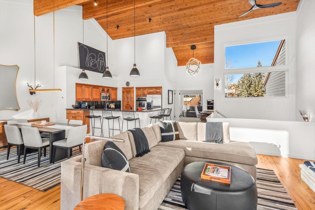 3 bedroom luxury Townhouse for sale in Snowmass Village, Colorado