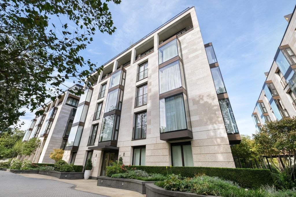 3 bedroom luxury Flat for sale in London, England 129461660