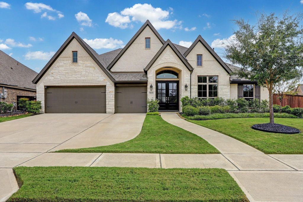 Luxury 11 room Detached House for sale in Iowa Colony, Texas