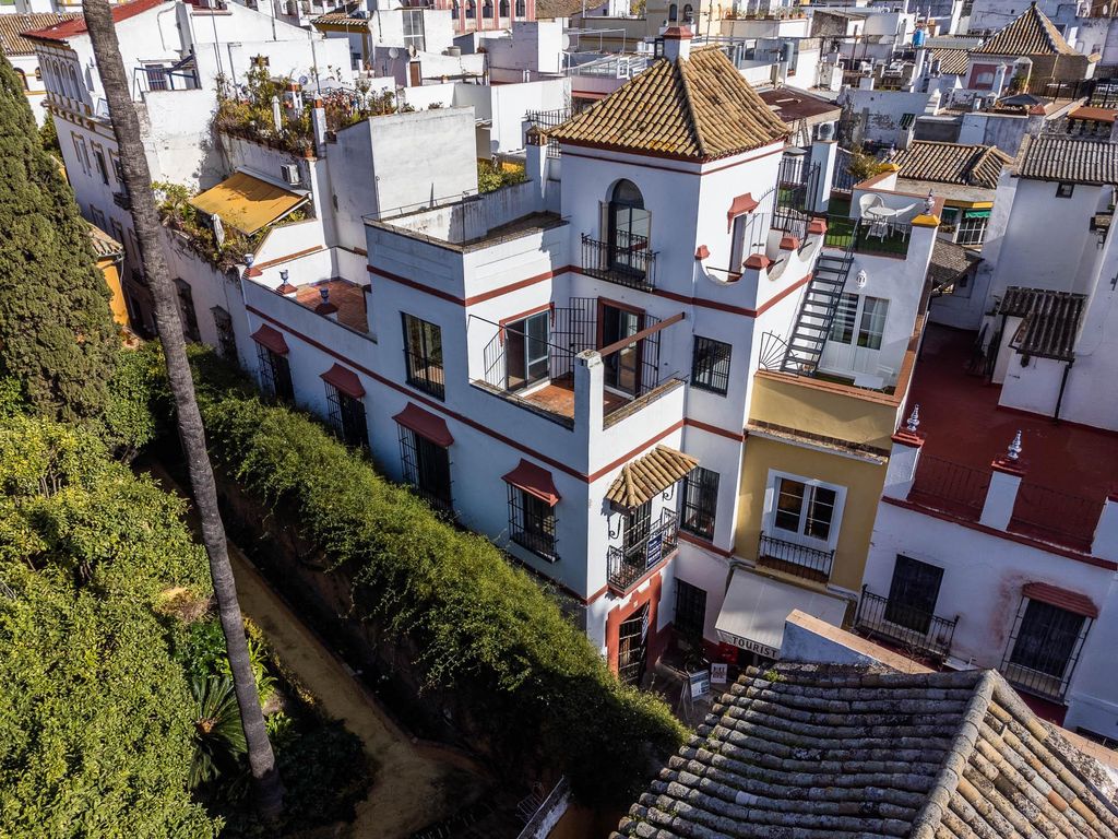 5 bedroom luxury Townhouse for sale in Seville, Andalusia 129145171