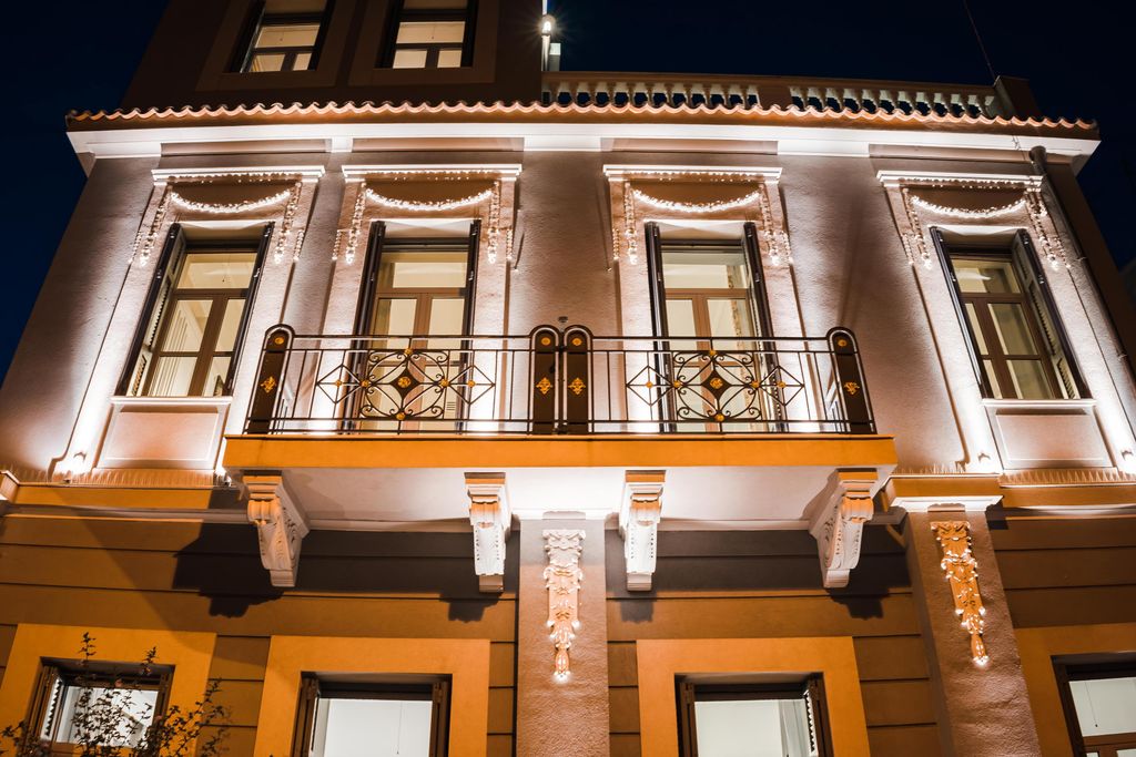 8 room luxury House for sale in Athens, Attica 94426685