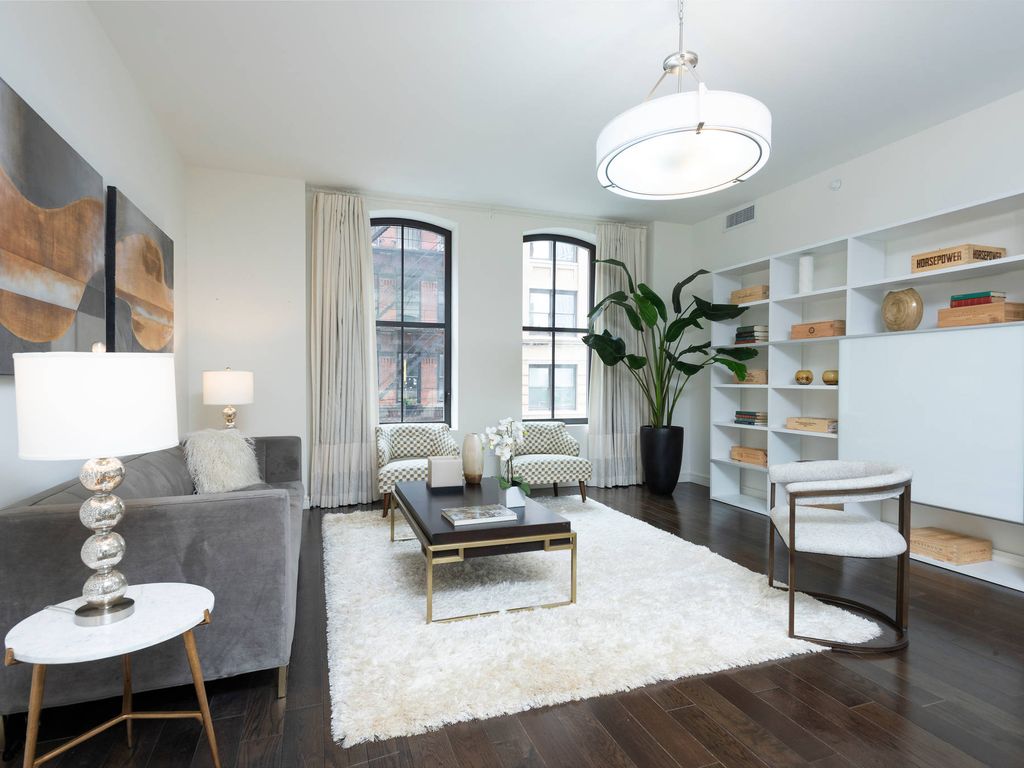 Luxury apartment complex for sale in 250 West Street 2H, New York