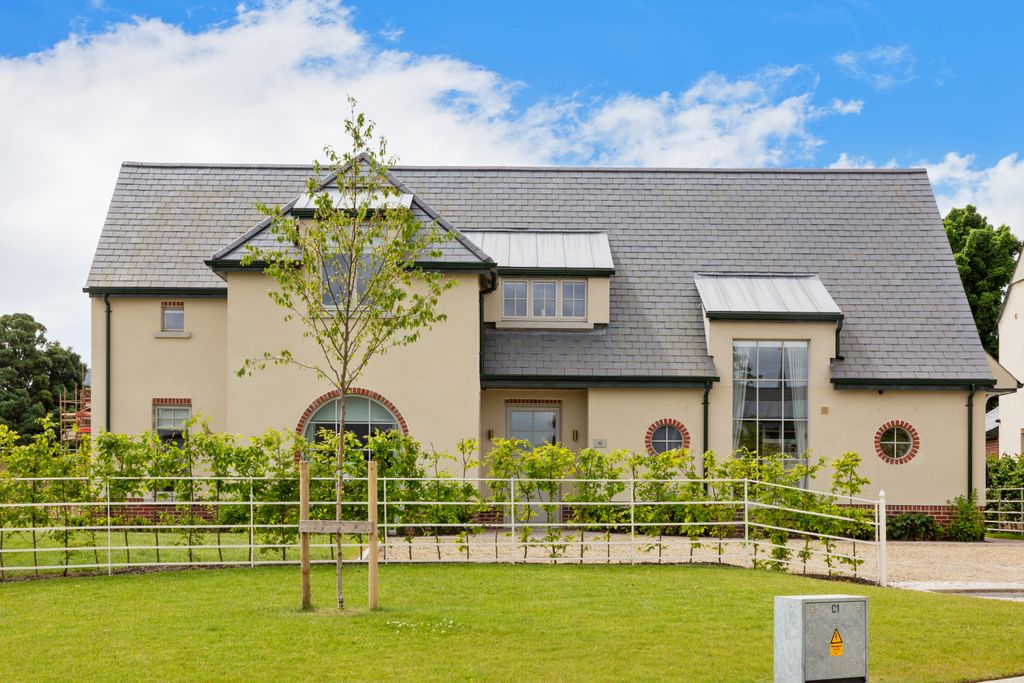 Luxury 4 bedroom Detached House for sale in Enniskerry, Ireland